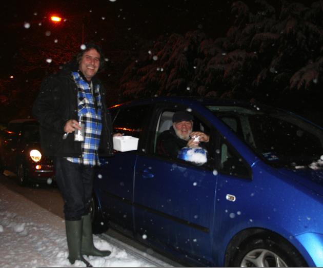 Chris Cole hands out free cups of tea to motorists on the A27. Picture by Russell Bennett from Fareham.