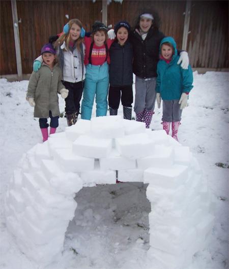 Here is a picture of Olivia, Elloise, Harriet, Charlie, Chloe & Ellie from Lyndale Road Park Gate in Southampton with their igloo.
Readers pic from Sally Cooper