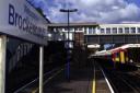 Police quiz passengers in hunt for railway station gunman