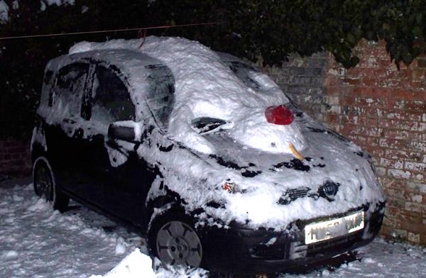 Car snowman.