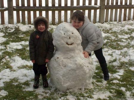 Abbigail and alfie flagg from southampton  snow pics dec 2010
