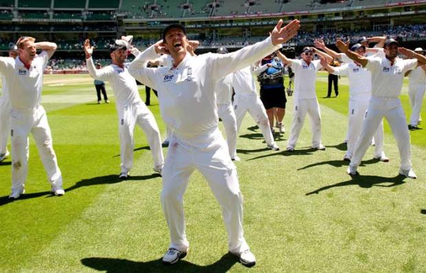 England retain the Ashes