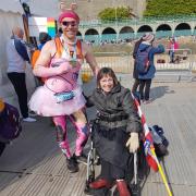 •	Dr Phil Wiseman with his mum Ann Wiseman after the Brighton Marathon in 2019