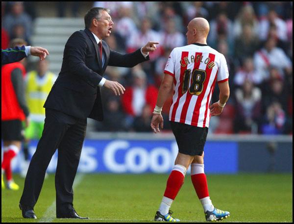 Saints v Brighton and Hove Albion, Nigel Adkins gives instructions to Richard Chaplow.