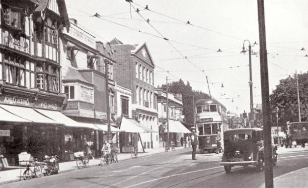 Above Bar Street and Commercial Road junction in the 1930s
