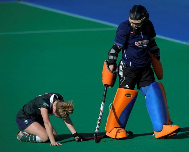 Leicester's goalkeeper Maddie Hinch looks down on Surbiton's Vicky Bryant after she failed to score from her penalty shuffle during their Investec Women's Hockey League Play-off at Reading HC, Sonning Lane, Reading.
Picture date: Saturday April 20, 2013.