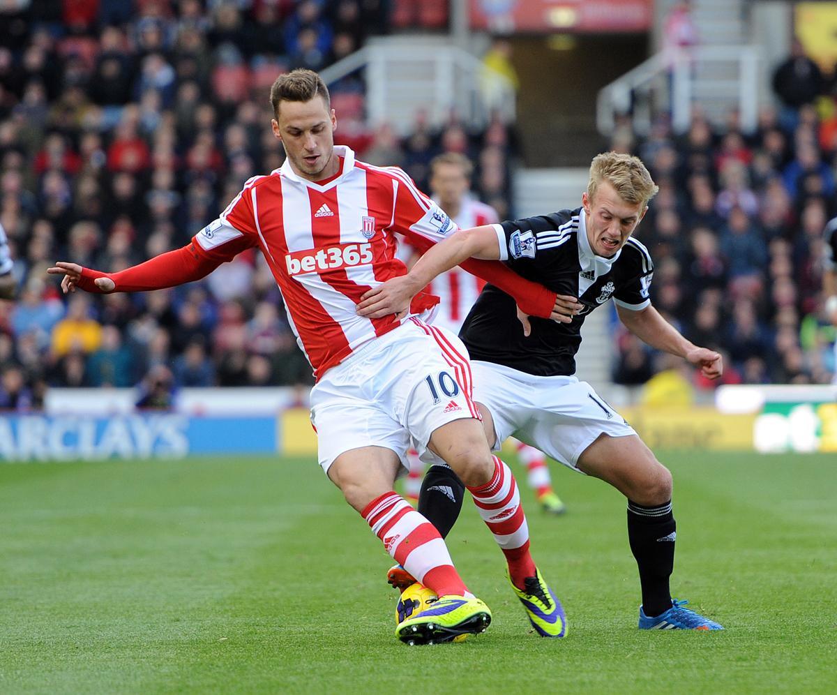 Pictures from the Barclay's Premier League clash between Stoke and Saints. The unauthorised downloading, editing, copying, or distrbution of this image is strictly prohibited.