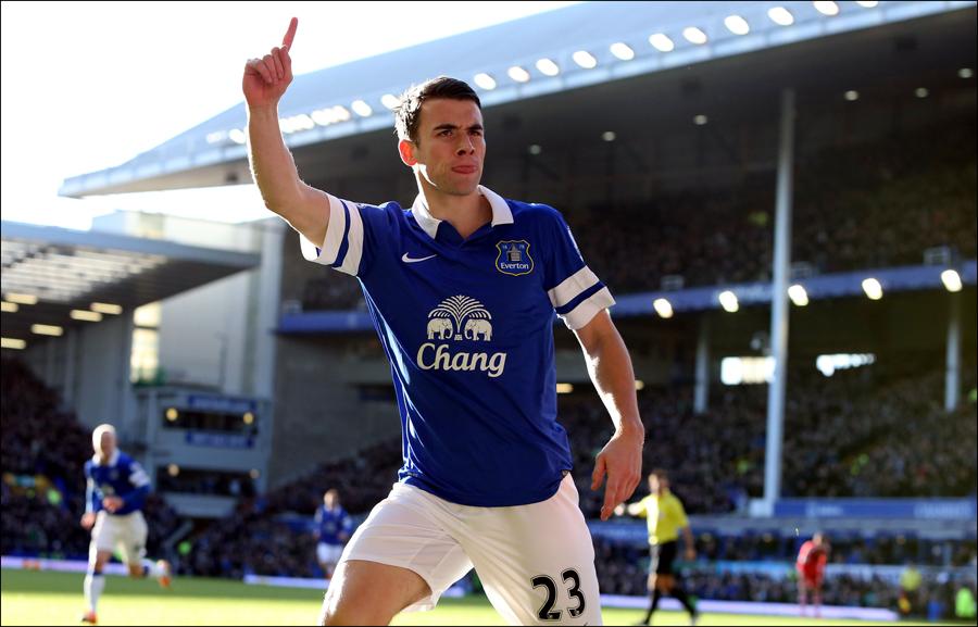 Pictures from the Barclays Premier League clash between Everton and Saints at Goodison Park. The unauthorised downloading, editing, copying, or distribution of this image is strictly prohibited.