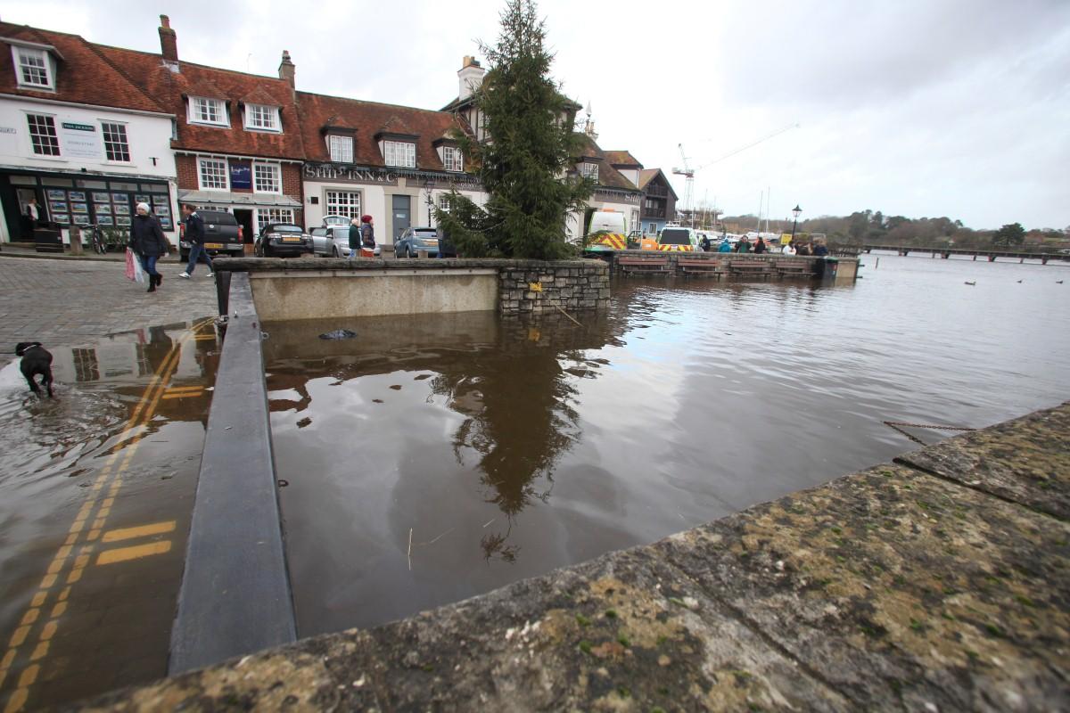 Pictures from the floods in January 2014 - Lymington