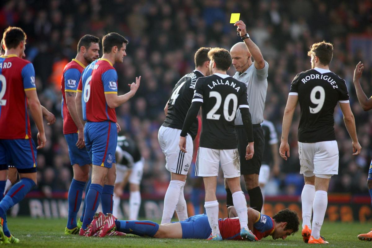 Pictures from the Barclay's Premier League clash between Crystal Palace and Saints. The unauthorised downloading, editing, copying, or distribution of this image is strictly prohibited.