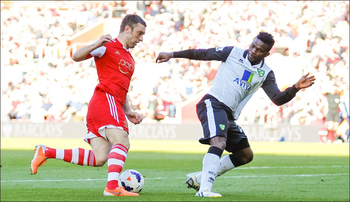 Pictures from the Barclays Premier League match between Saints and Norwich City at St Mary's Stadium. The unauthorised downloading, editing, copying, or distribution of this image is strictly prohibited.