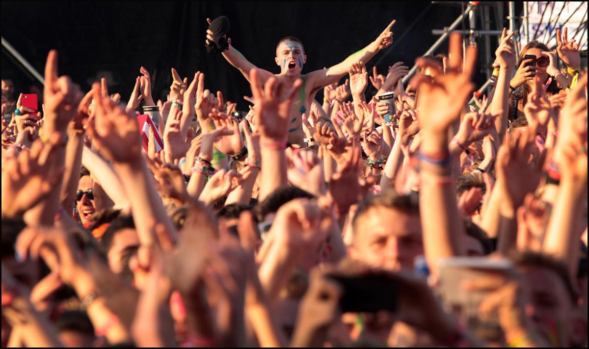 Isle of Wight 2014 - Day One - Rudimental draws in the crowds.
