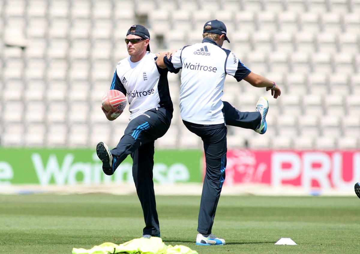 Players from England and India warm up today at Hampshire's Ageas Bowl for the forthcoming third test.