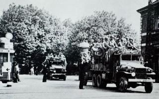 American troops passing through Southampton.