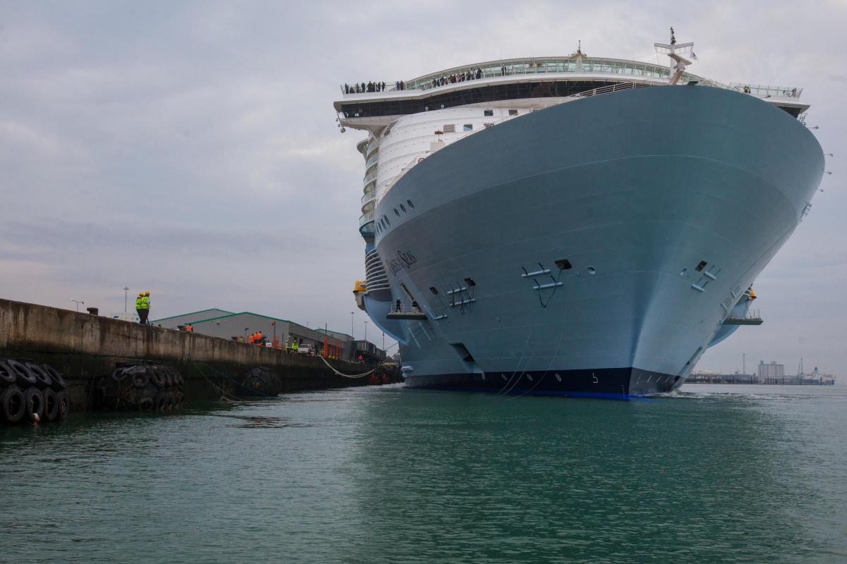 Picture of Oasis of the Seas in Southampton for the first time.