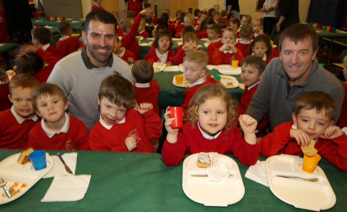 Picture from Matt Le Tissier and Francis Benali's trip to Townhill Infant School for a healthy lunch.