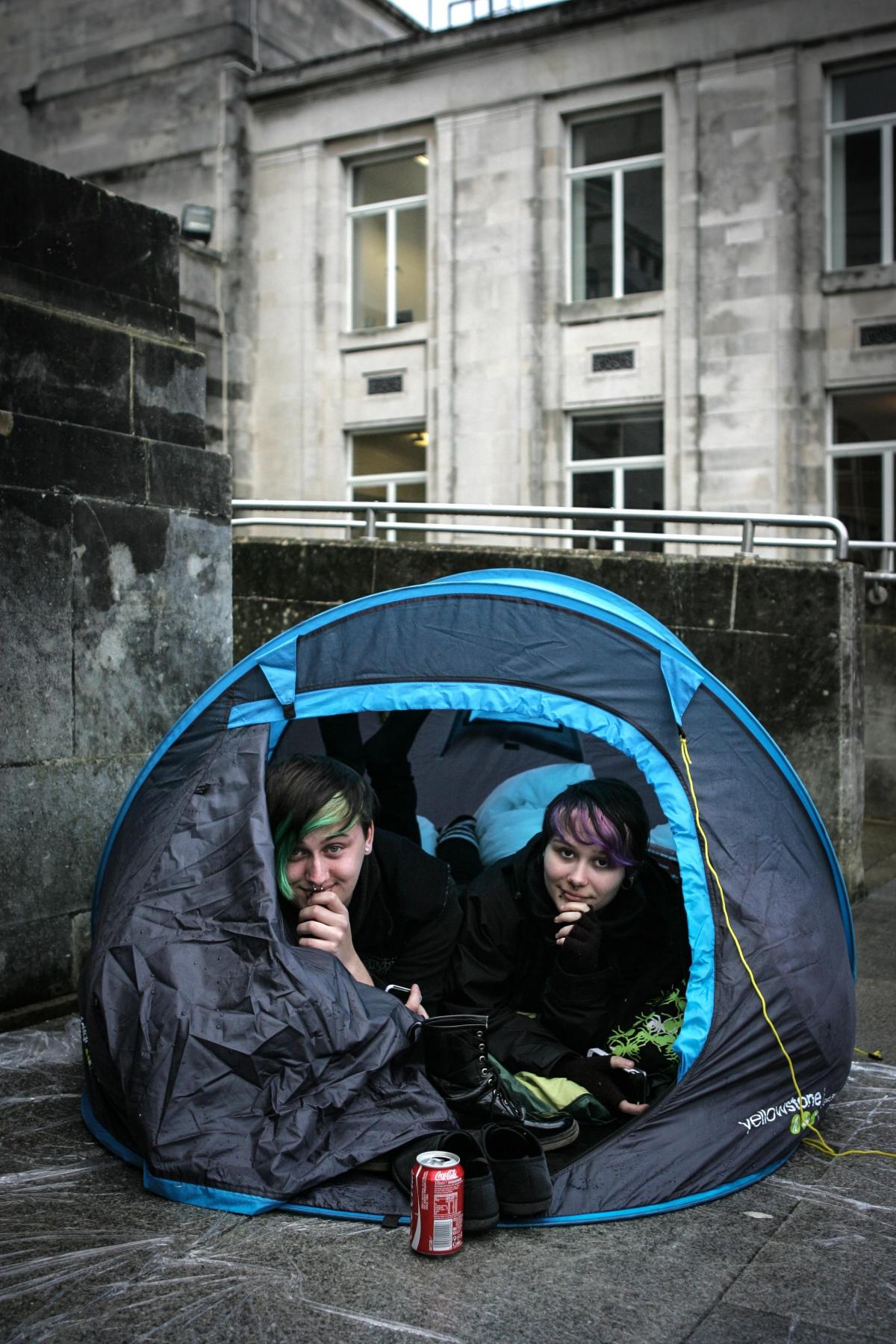 Picture of fans waiting to see Gerard Way at Southampton Guildhall.