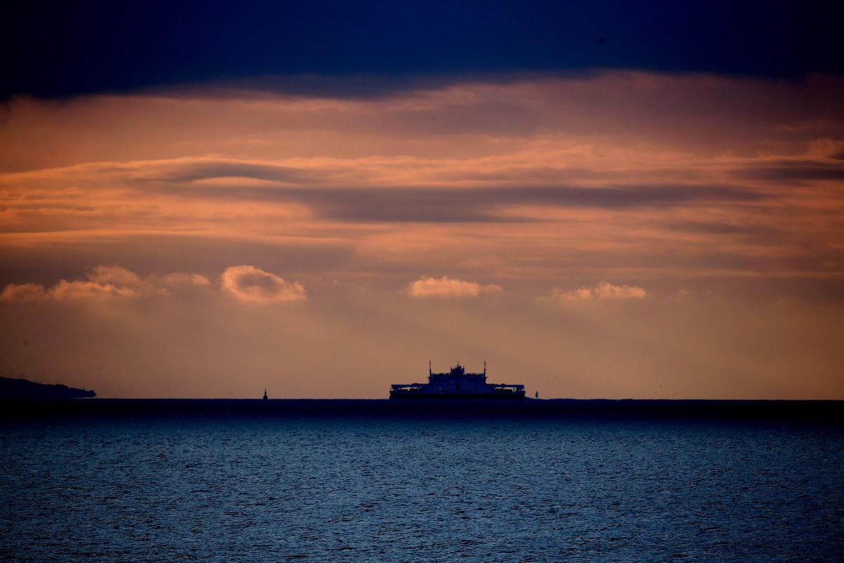 A
Red
Funnel
ferry
crosses
the
Solent
from
Southamp-
ton
to
the
Isle
of
Wight. Picture of the Day for January 22, 2015.