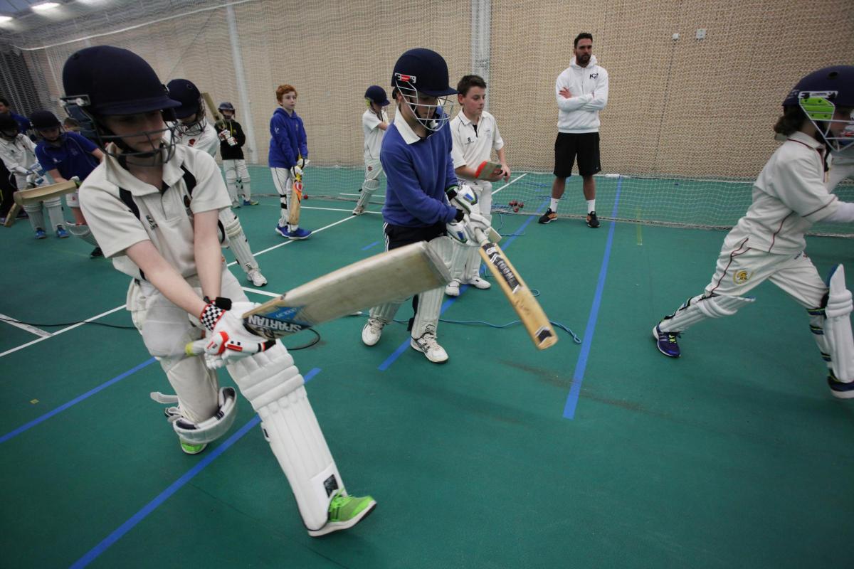 Kevin Pieterson coaches young cricketers at the Ageas Bowl.