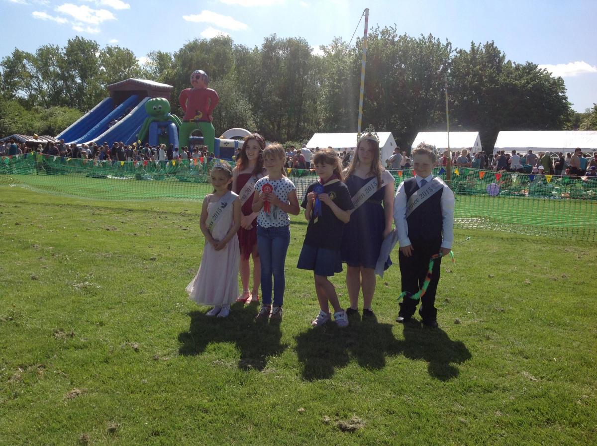 Winners of race with 2015 Totton and Eling carnival royal party