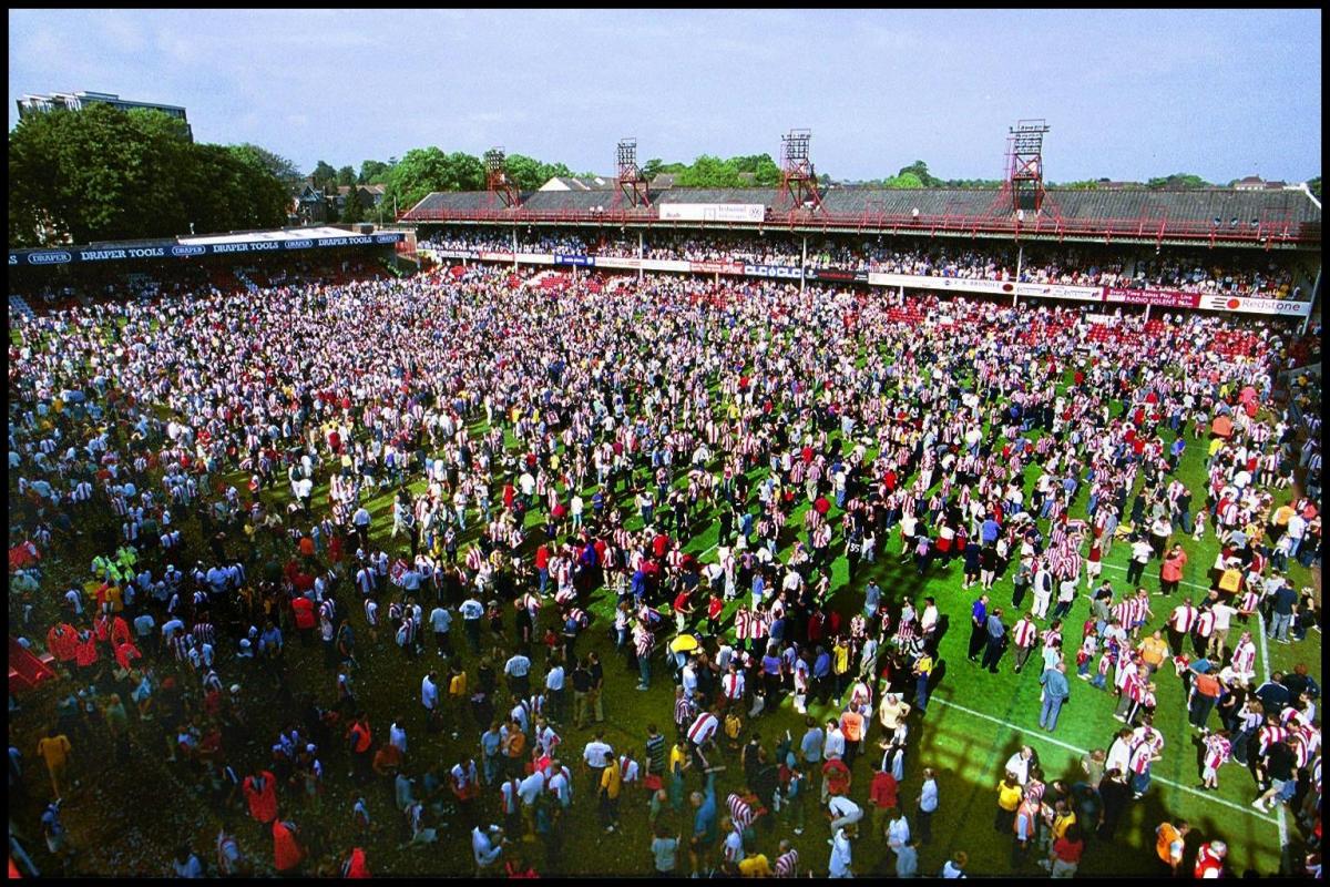 Down memory lane - images of Saints fans at The Dell