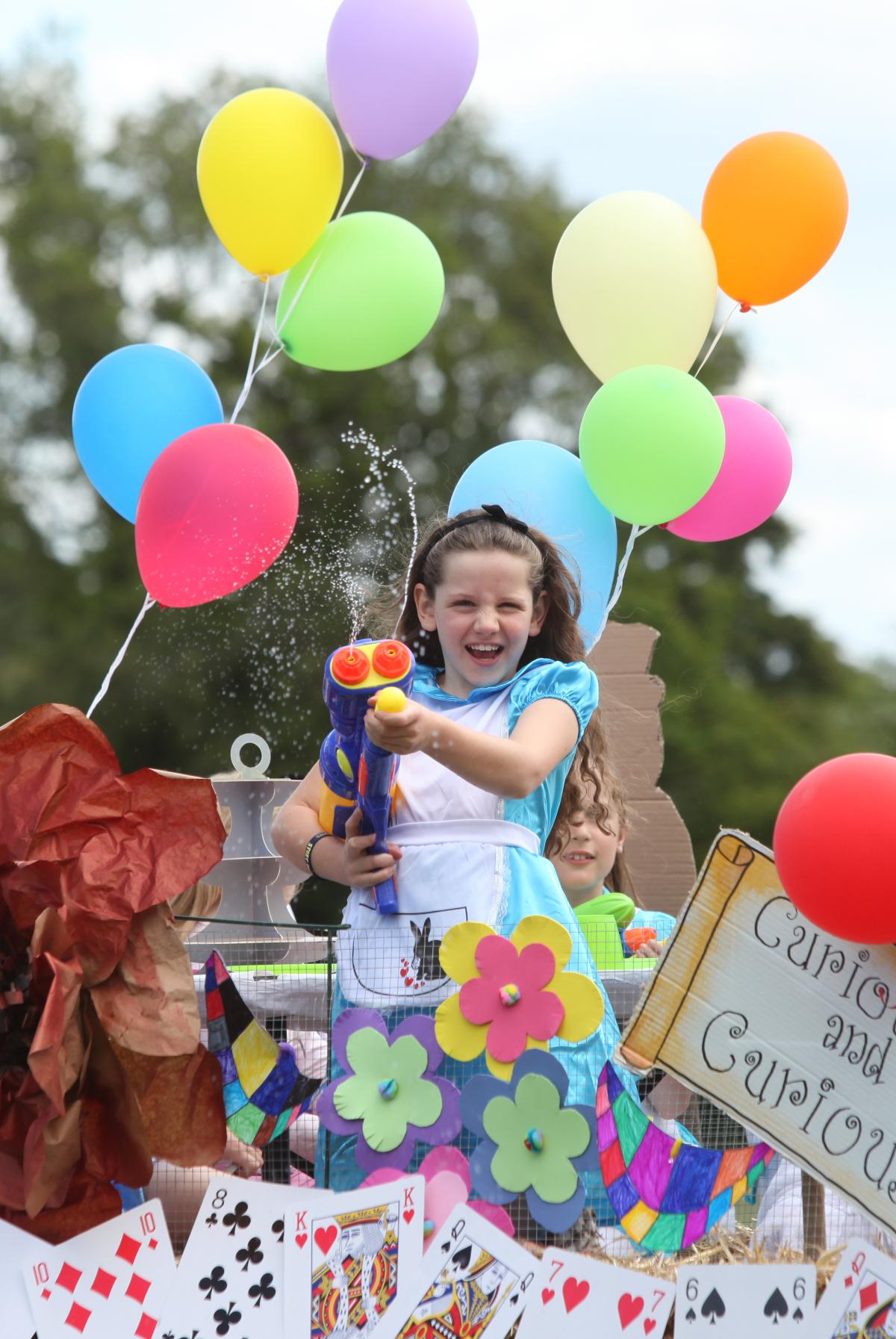 Alice in Wonderland targets the Daily Echo photographer