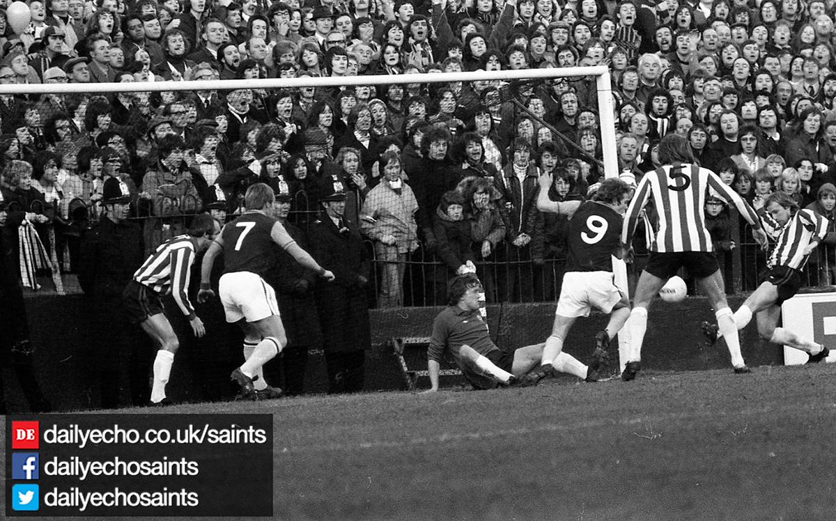 Photographs from Southampton FC's 1976 FA Cup run - Saints v Aston Villa at The Dell.