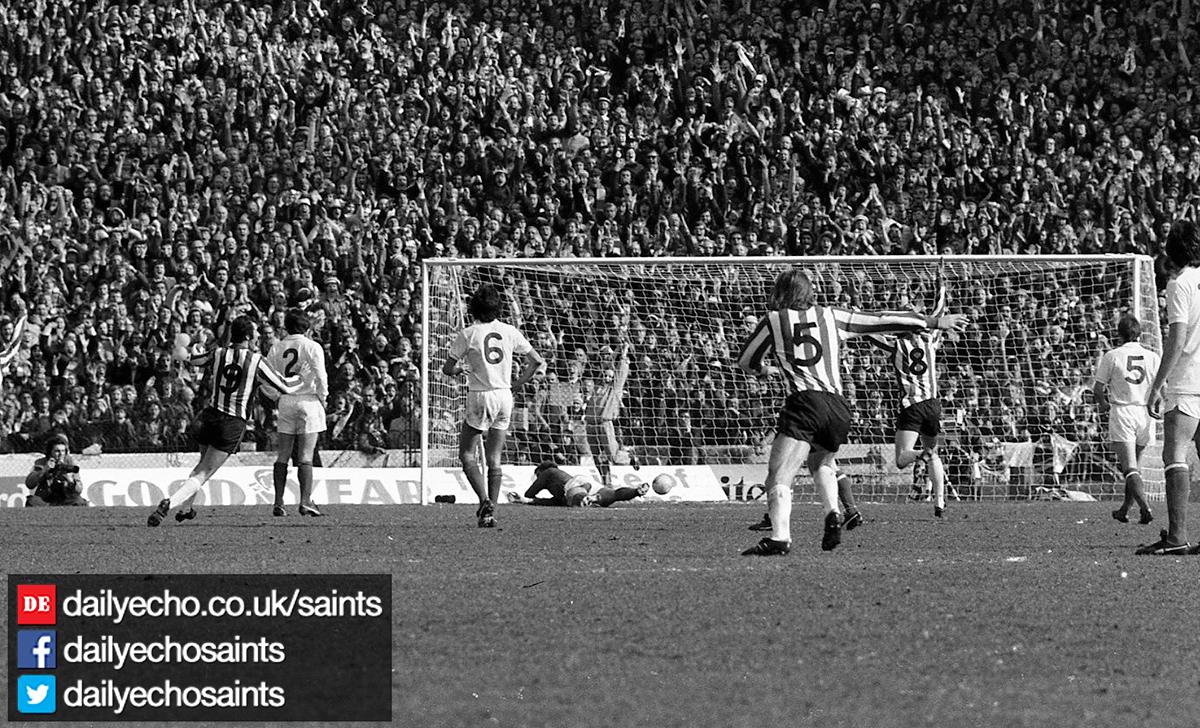 Photographs from Southampton FC's 1976 FA Cup run - Saints v Crystal Palace at Stamford Bridge