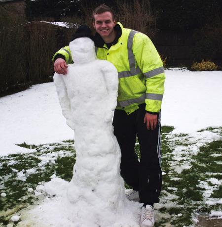 Snow covers Hampshire - Dan Deacon with his snowman