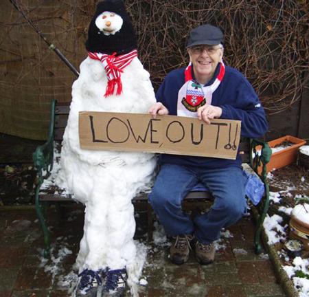 Snow covers Hampshire - Lowe out snowman from Rod Brown