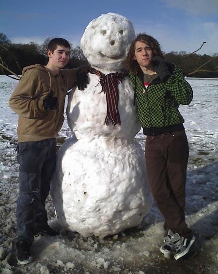 Snow covers Hampshire - Joey and Finbar with Big Bob