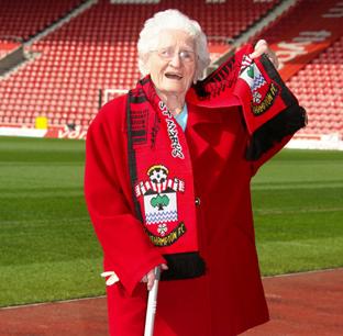 Fans rally behind Southampton FC - Constance Rogers celebrated her 99th birthday with a tour of St Mary’s Stadium 