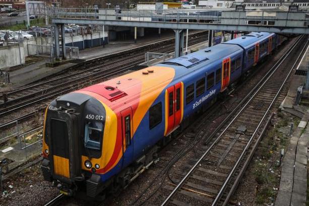 Man dies after being hit by train between Southampton and Brockenhurst