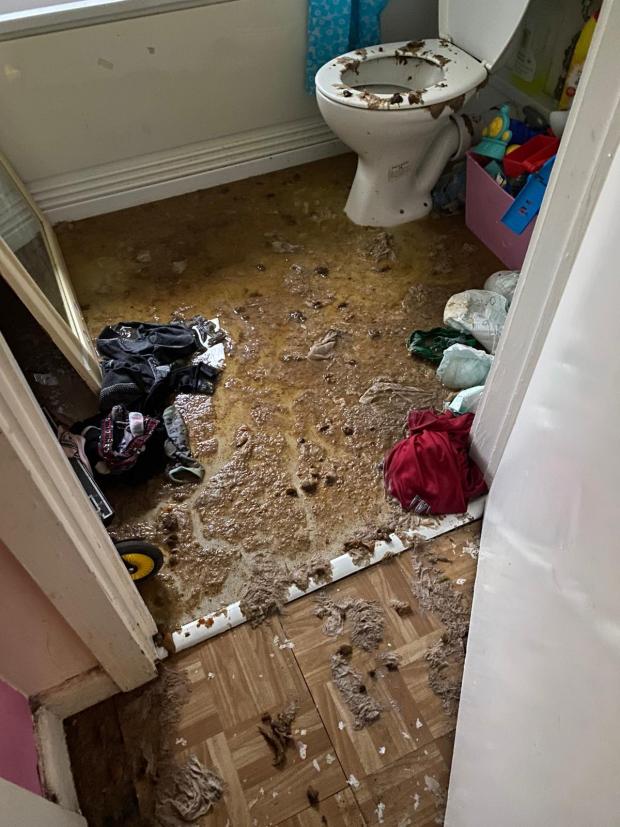 Hampshire Mum Upset After Sewage, Toilet And Bathtub Backing Up In Apartment