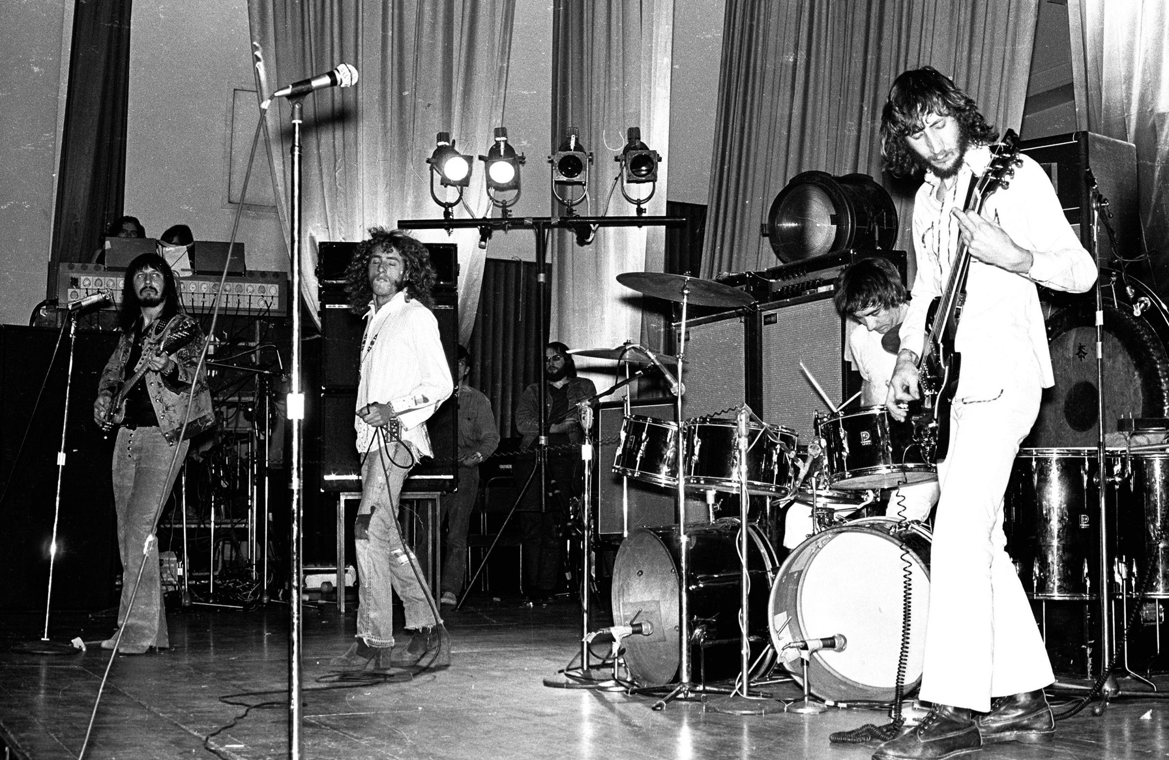 The Who concert at Southampton Guildhall. 18th Oct 1971. 6251e REF © THE SOUTHERN DAILY ECHO ARCHIVES. Tel: +4423 8042 4479.
