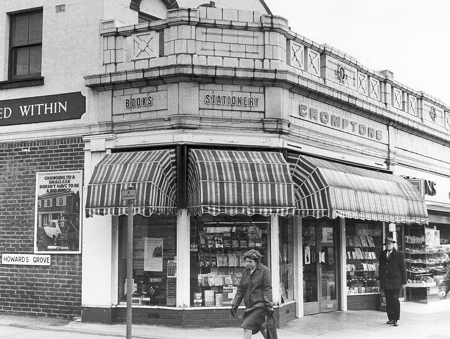 Cromptons stationers on the corner of Howards Grove and Shirley High Street 1976