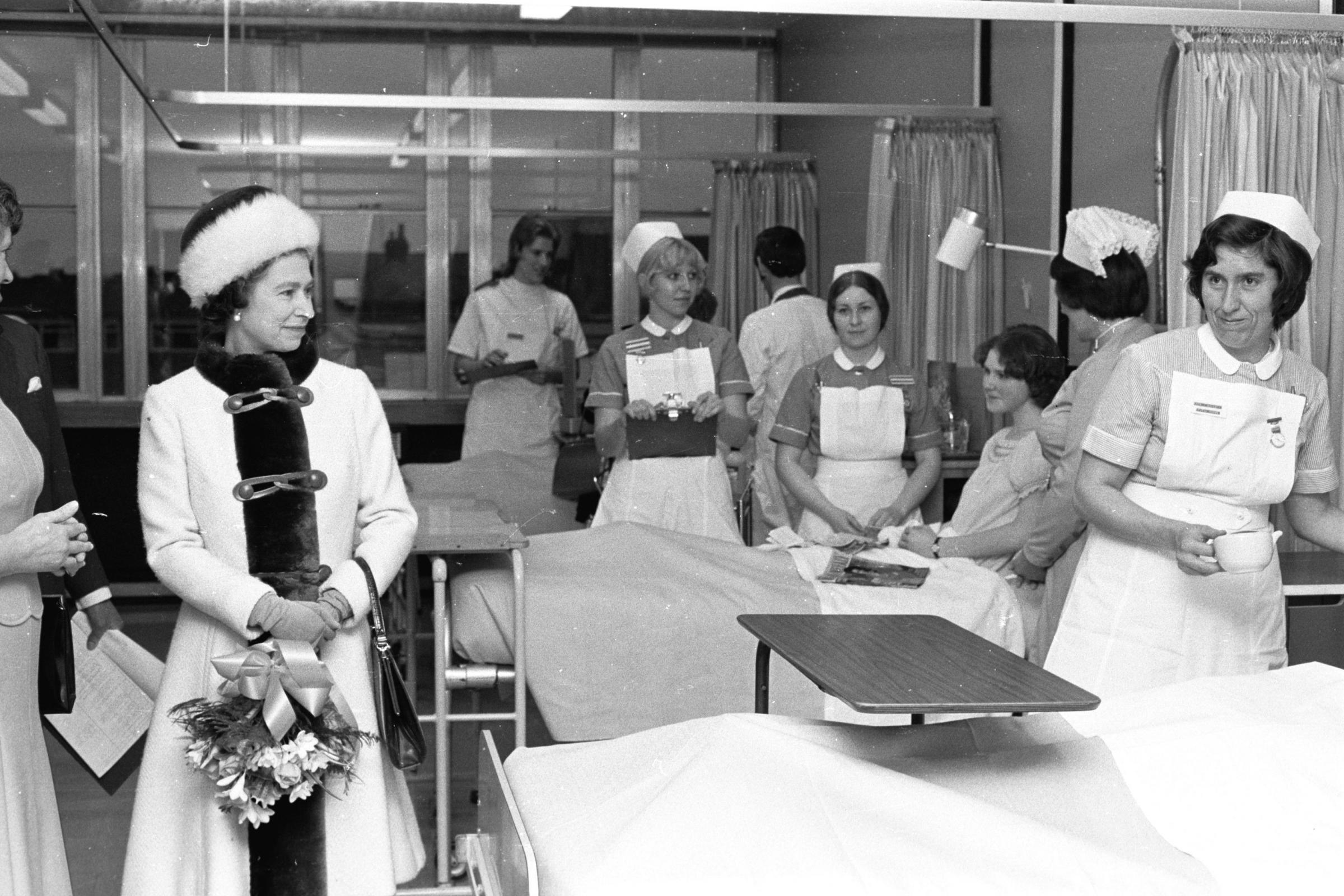 Royal Visit to Southampton 6th December 1974. The Queen visits Southampton General Hospital. Southern Daily Echo Archives. Neg Ref 1054F..