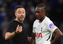 Roberto De Zerbi speaks with Tottenham forward Mathys Tel after the 0-0 draw with Everton (Adam Davy/PA)