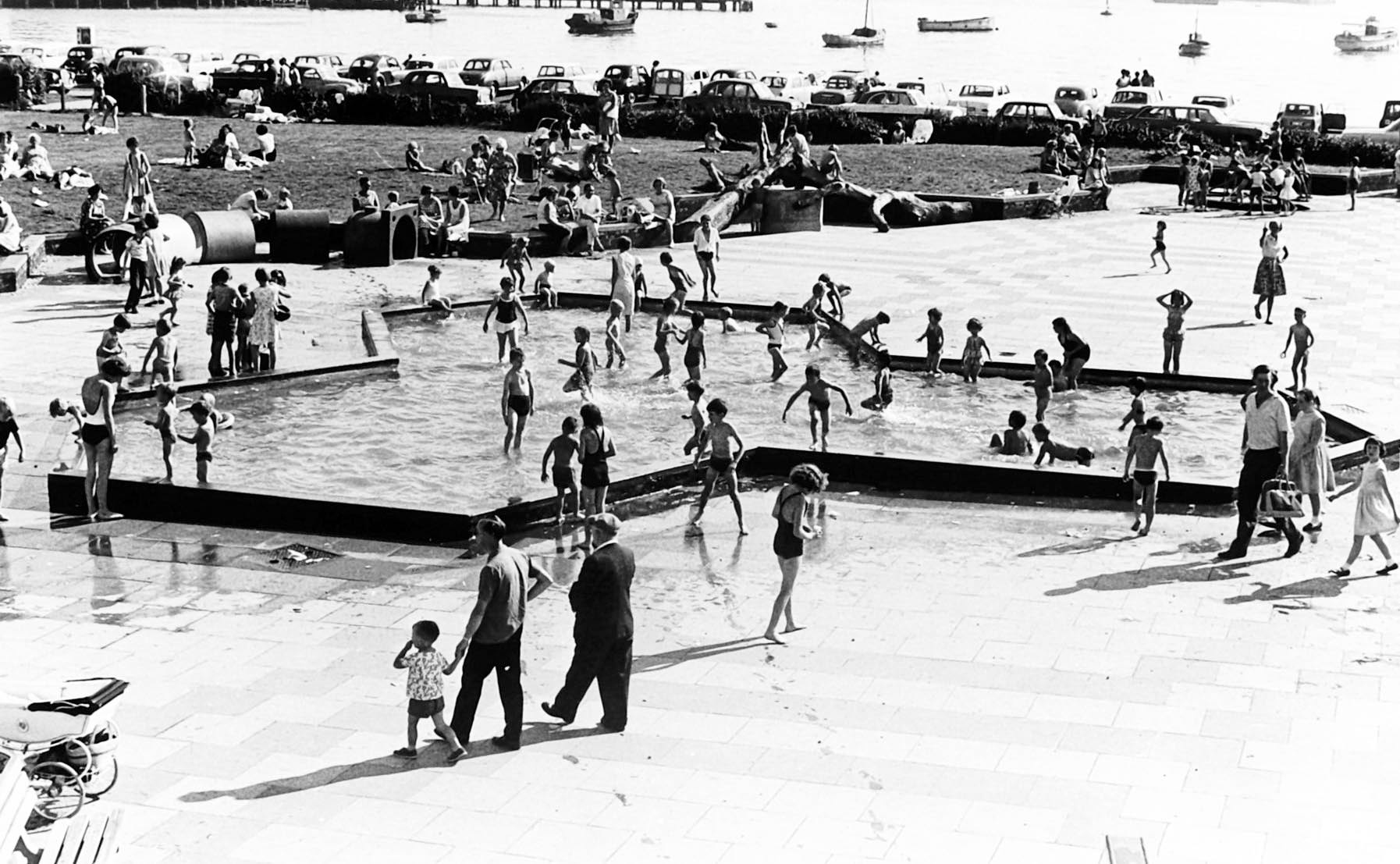 Mayflower Park packed with childrenand their parents in August 1966.