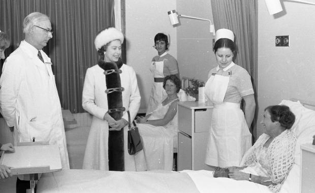Daily Echo: The Queen at Southampton General Hospital. December 6, 1974..