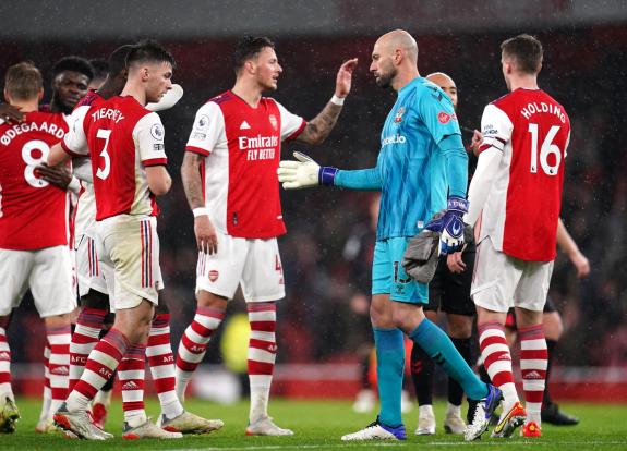 Daily Echo: Southampton goalkeeper Willy Caballero greets Arsenal players after the final whistle during the Premier League match at the Emirates Stadium, London. Picture date: Saturday December 11, 2021. PA Photo. See PA story SOCCER Arsenal. Photo credit should Daily Echo: Southampton goalkeeper Willy Caballero greets Arsenal players after the final whistle during the Premier League match at the Emirates Stadium, London. Picture date: Saturday December 11, 2021. PA Photo. See PA story SOCCER Arsenal. Photo credit should