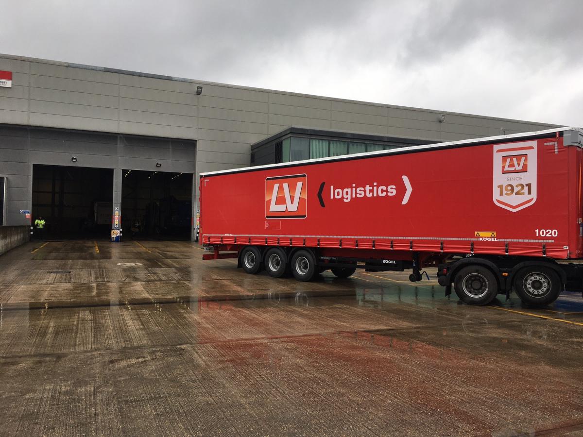 LV Logistics helps Southampton's Ukraine aid at Polish Club