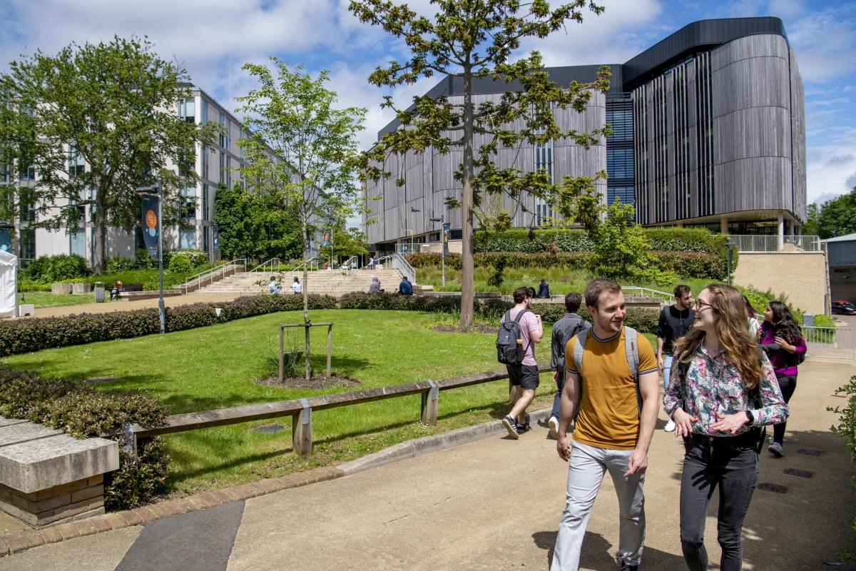 University of Southampton drop-out rate hits record low | Daily Echo