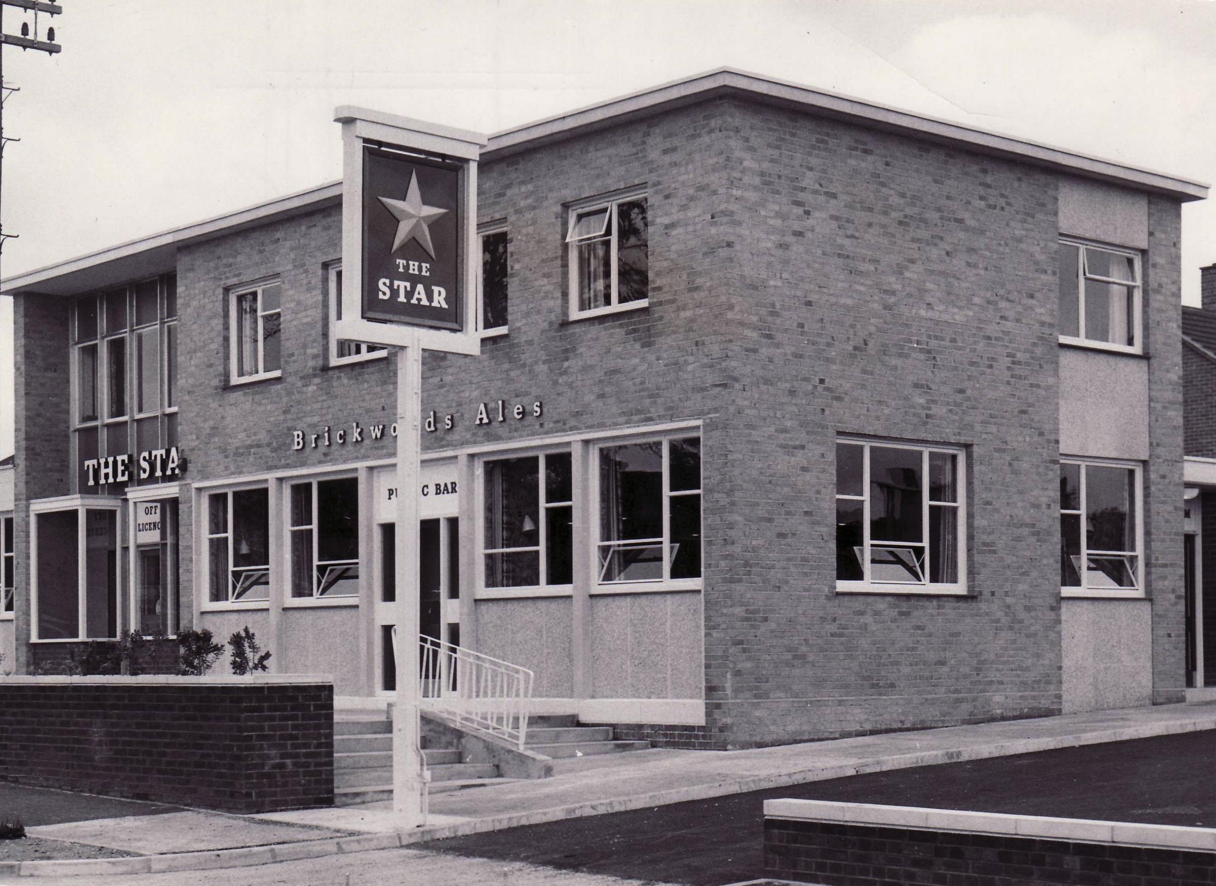 Heritage. Building Thornhill Estate. Star pub 1962