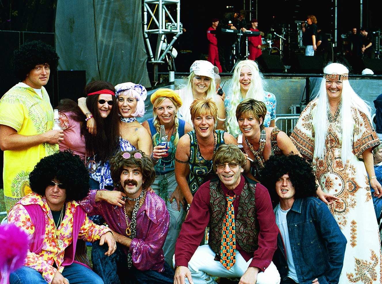 ROLLING BACK THE YEARS,ALL DRESSED UP HIPPY STYLE WATCHING THE SLADE CONCERT AT BROADLANDS, ROMSEY. PIC BY HARRY HERD. dig7245