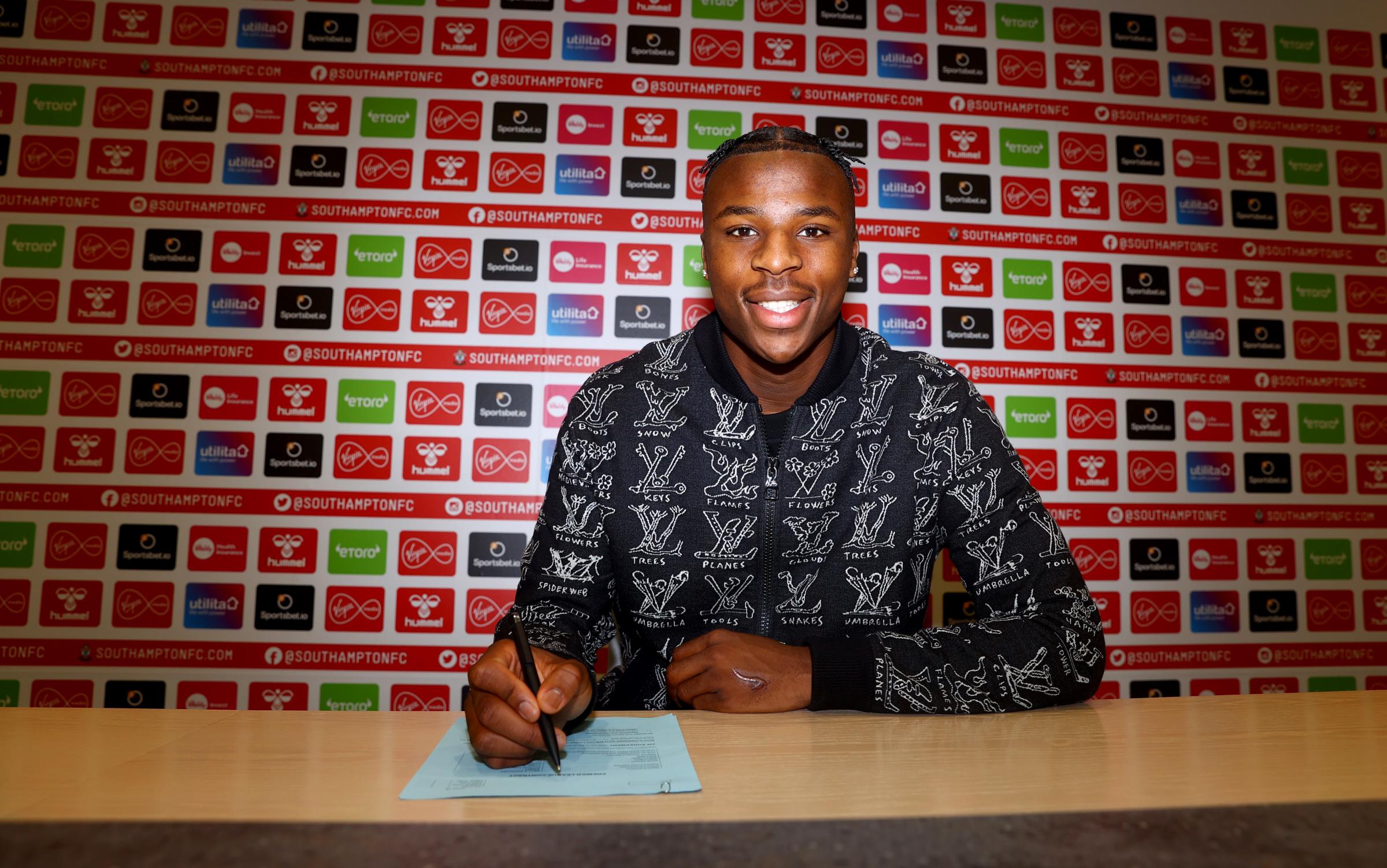 Southampton FC sign young defender Armel Bella-Kotchap