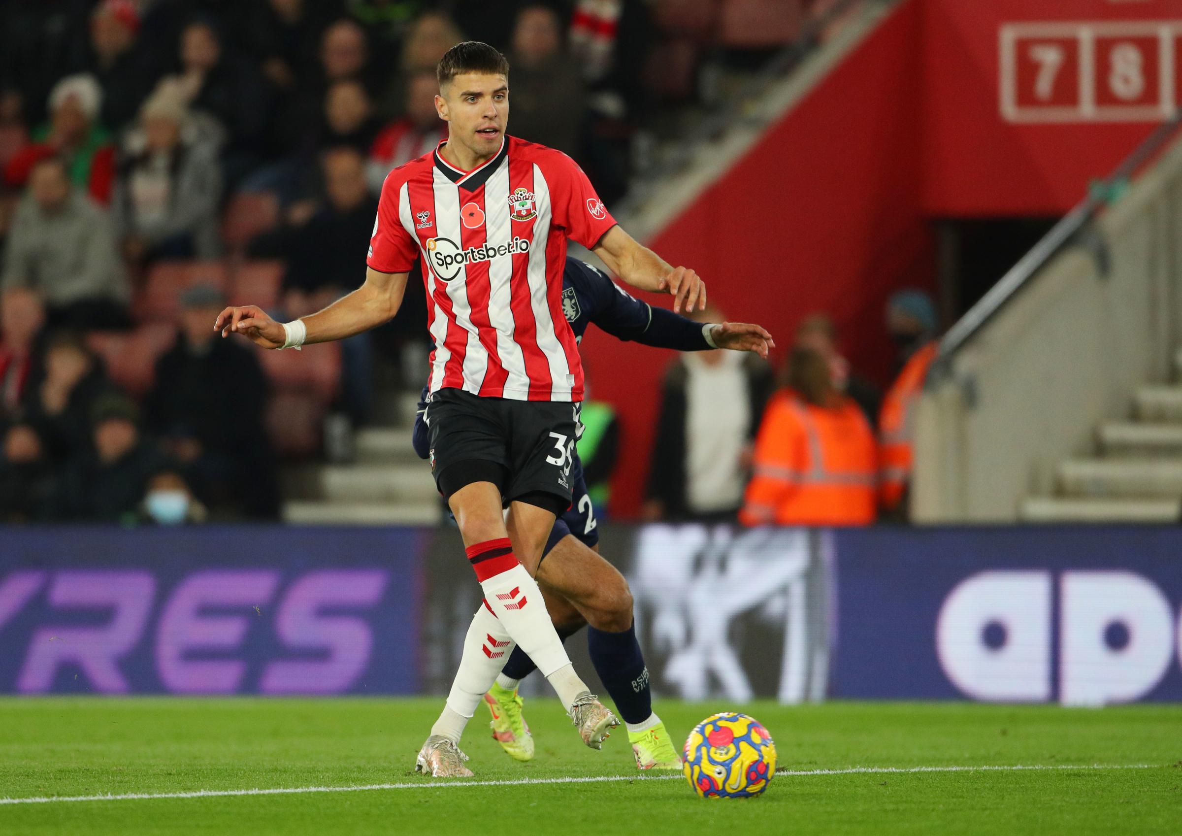 Bednarek reportedly wants to leave Saints, with Italian clubs linked
