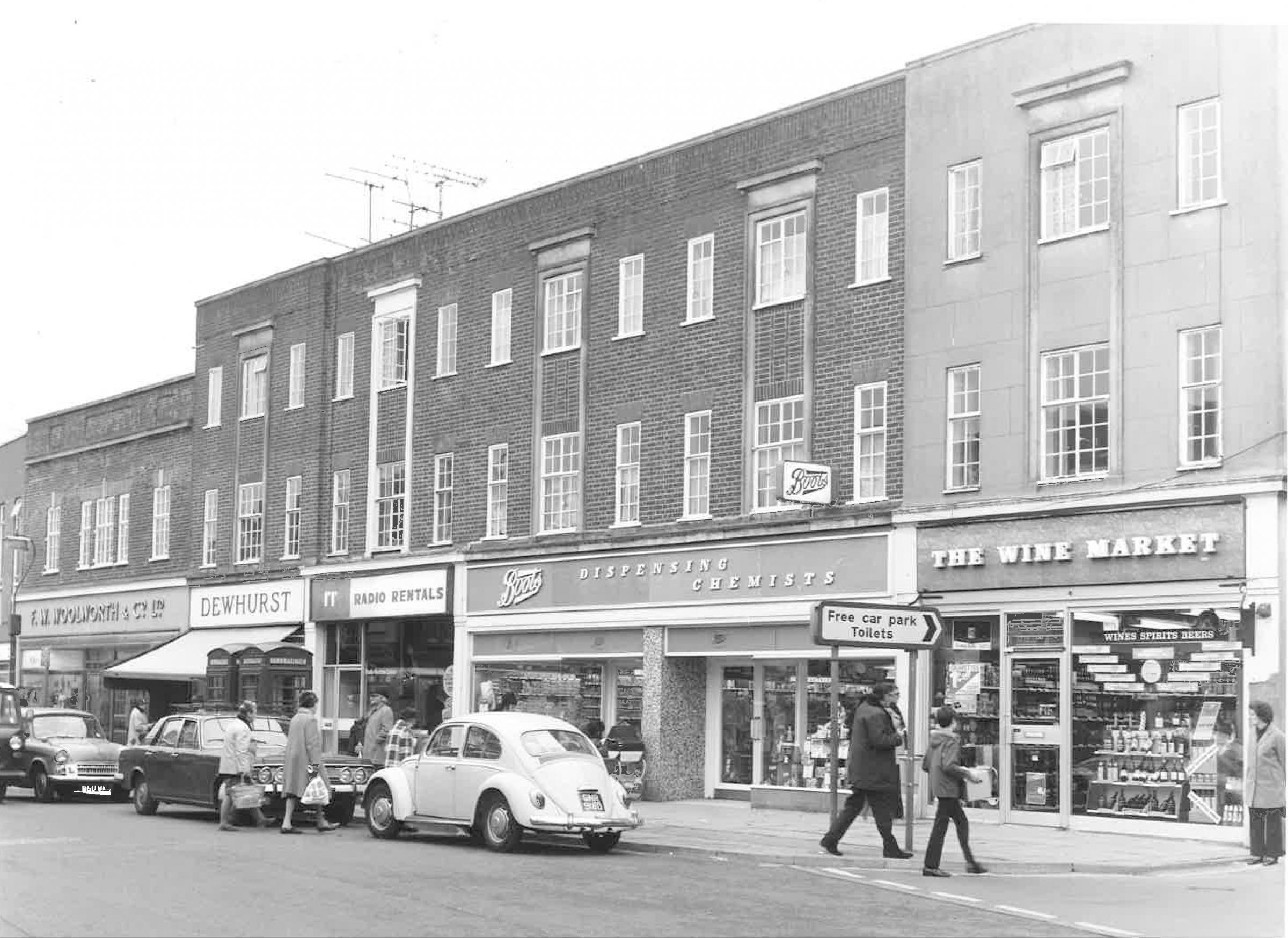 Boots, Radio Rentals, The Wine Market, Dewhurst and Woolworths in Ringwood.