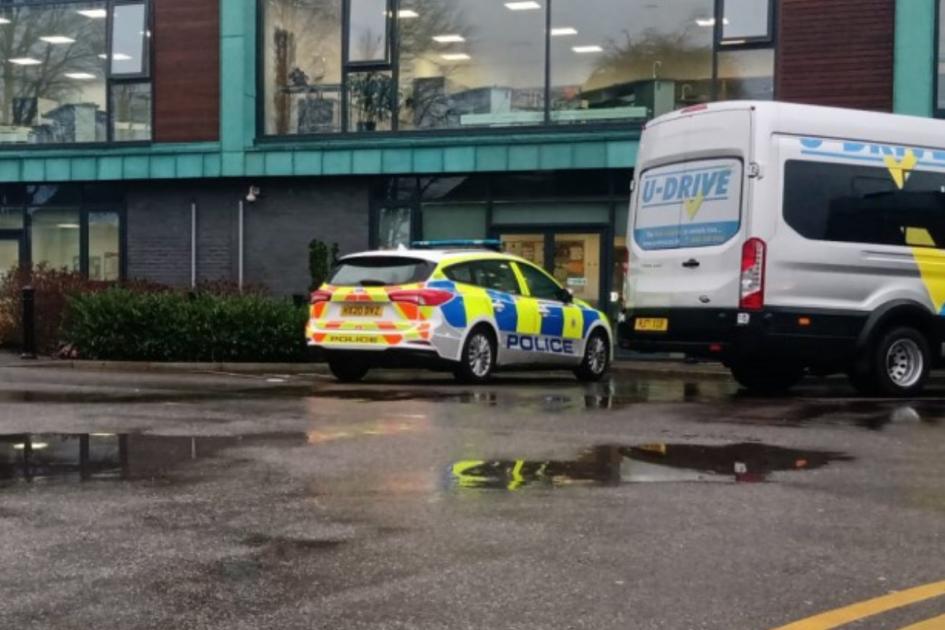 Barton Peveril Police Incident: A “person with a knife” is seen on the ground

 | Pro IQRA News