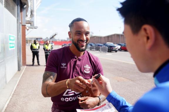 Daily Echo: Theo Walcott is keeping his options open for next season Daily Echo: Theo Walcott is keeping his options open for next season